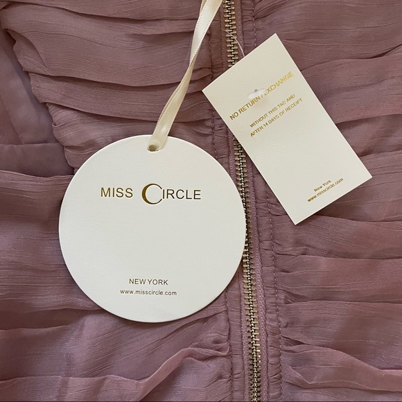 Miss Circle Sirene Blush Silk pleated off shoulder balloon sleeve dress. - Picture 4 of 5